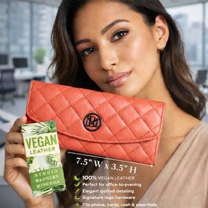 Badgley Mischka Studio Quilted Vegan Leather Coral Clutch. 🌿Completely Vegan. ✨🌿